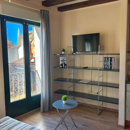 En Plaza Mayor De * Segovia